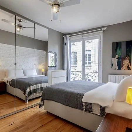 Apartment Modern With Stylish Interior In Beyoglu Istanbul